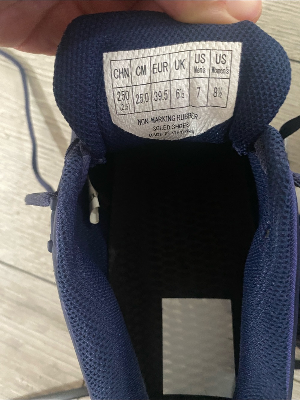 Yonex Women’s Navy and orange Court Sneakers - Picture 5 of 7